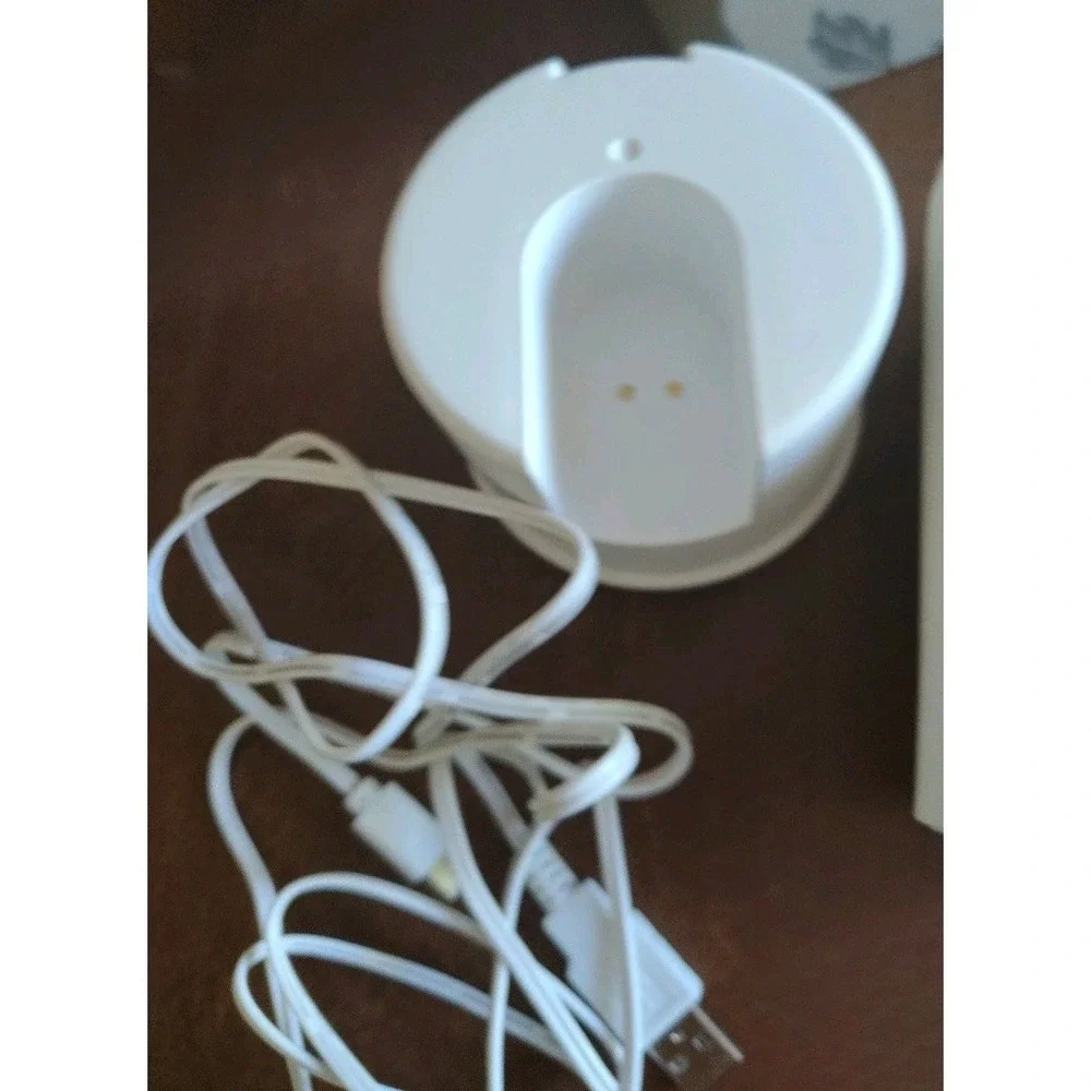 Scentsy Solo Fragrance Cartridge Diffuser Used 40 HRS 2 Cartridges New Open Box